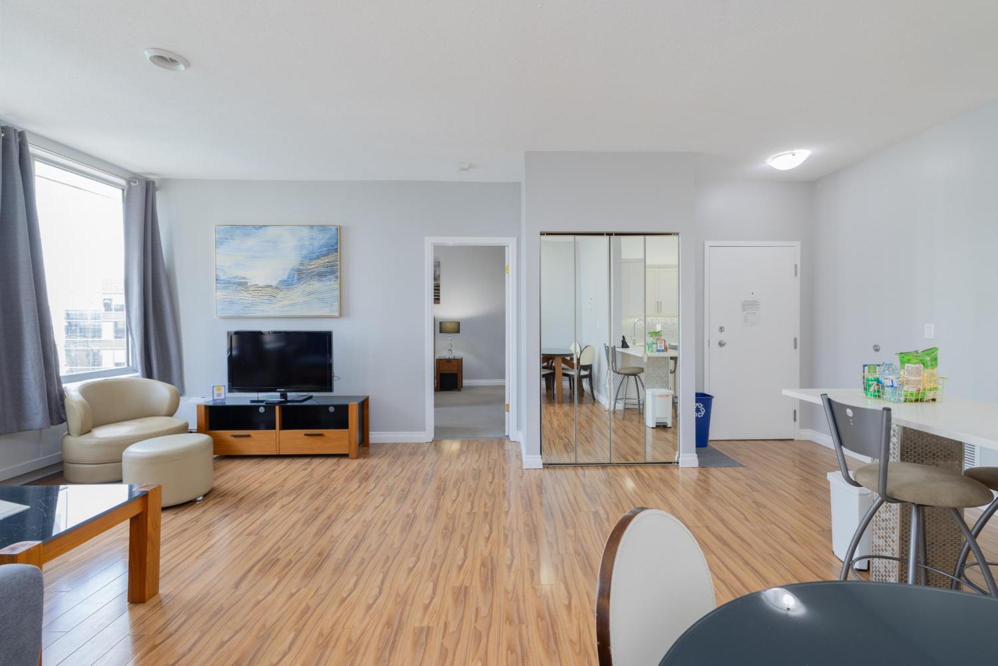 Obasa Suites @ The Hamilton Regina Bagian luar foto