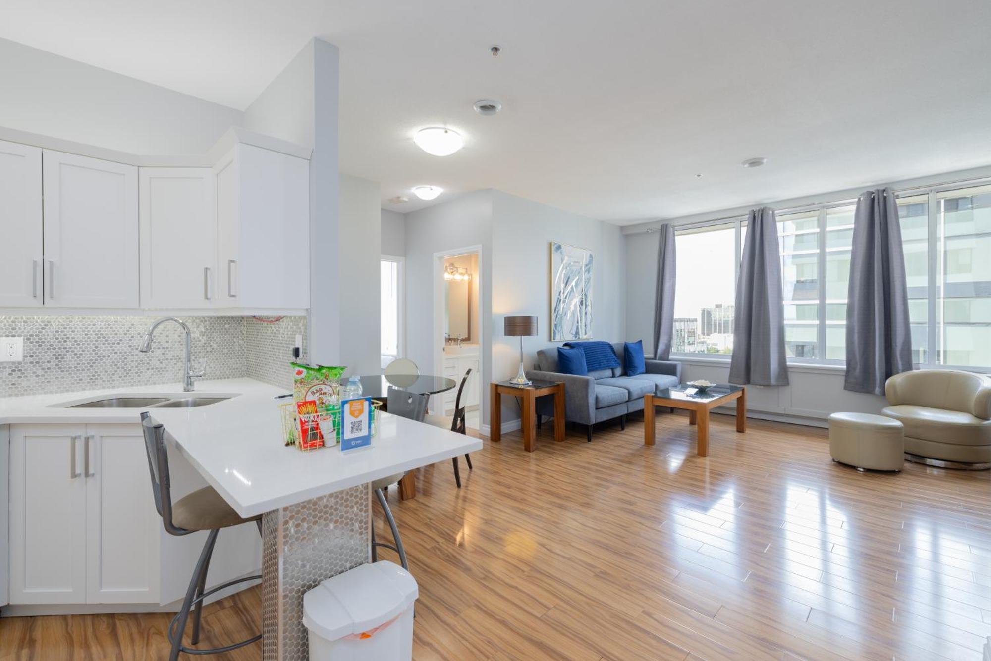 Obasa Suites @ The Hamilton Regina Bagian luar foto