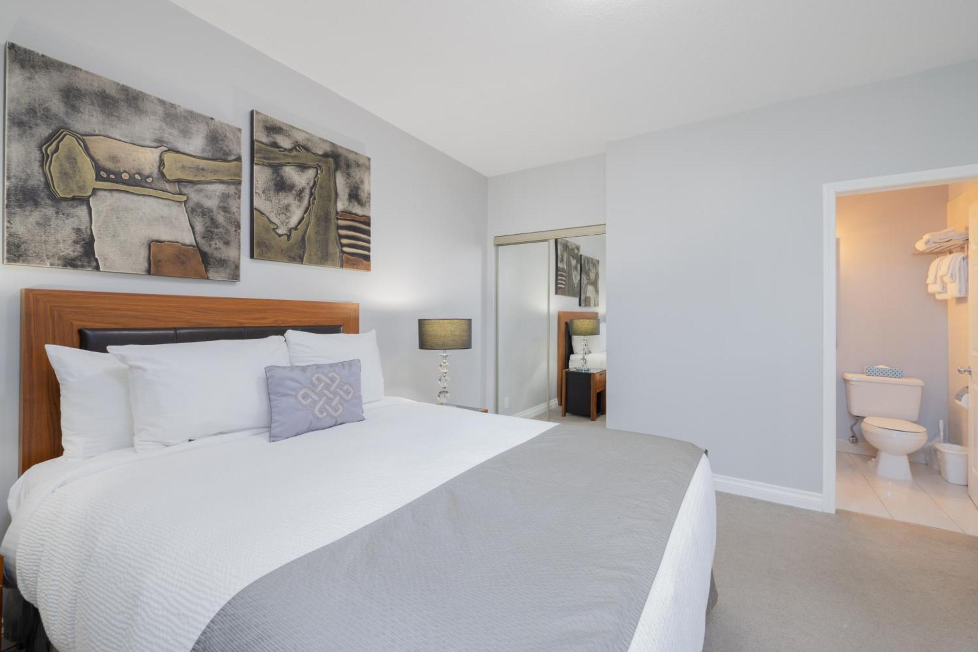 Obasa Suites @ The Hamilton Regina Bagian luar foto